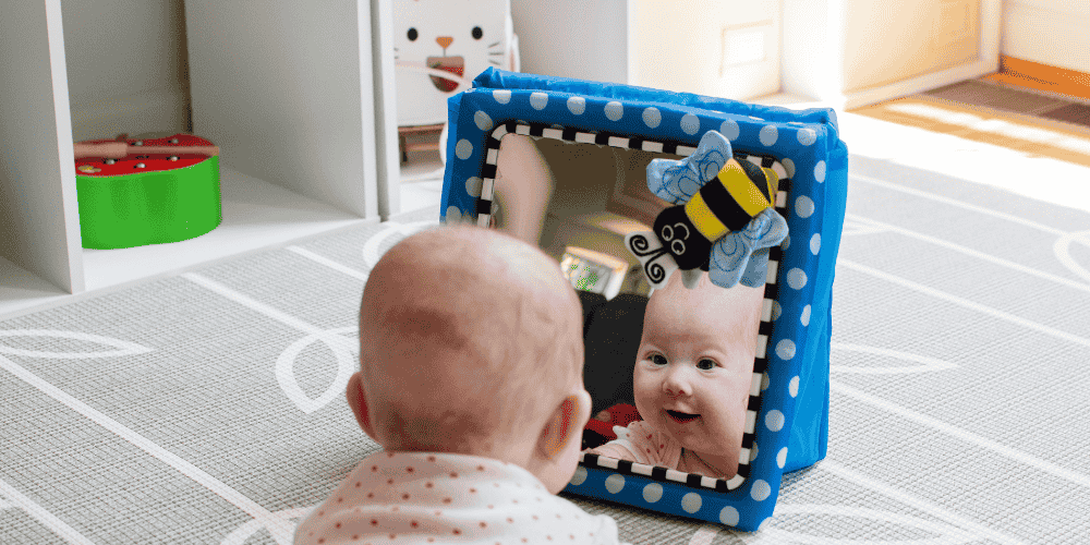 Main Cermin, Kenalkan Bayi pada Dirinya